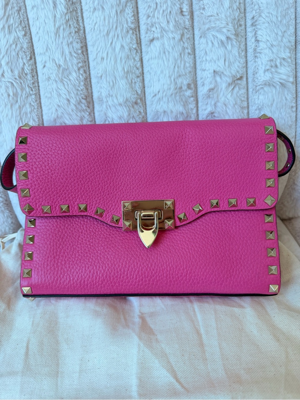Valentino Garavani Hot Pink Rockstud Medium Leather Shoulder Bag Crossbody